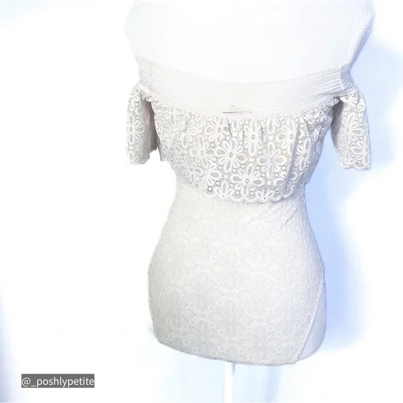 Victoria secret XS Very Sexy Off-the-shoulder flower detail Lace Bodysuit - Picture 3 of 16